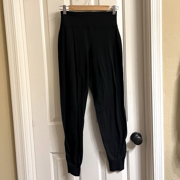 Lululemon 🍋 Back In Action Jogger Nulu Fabric 29" inseam size 4 - Picture 4 of 11